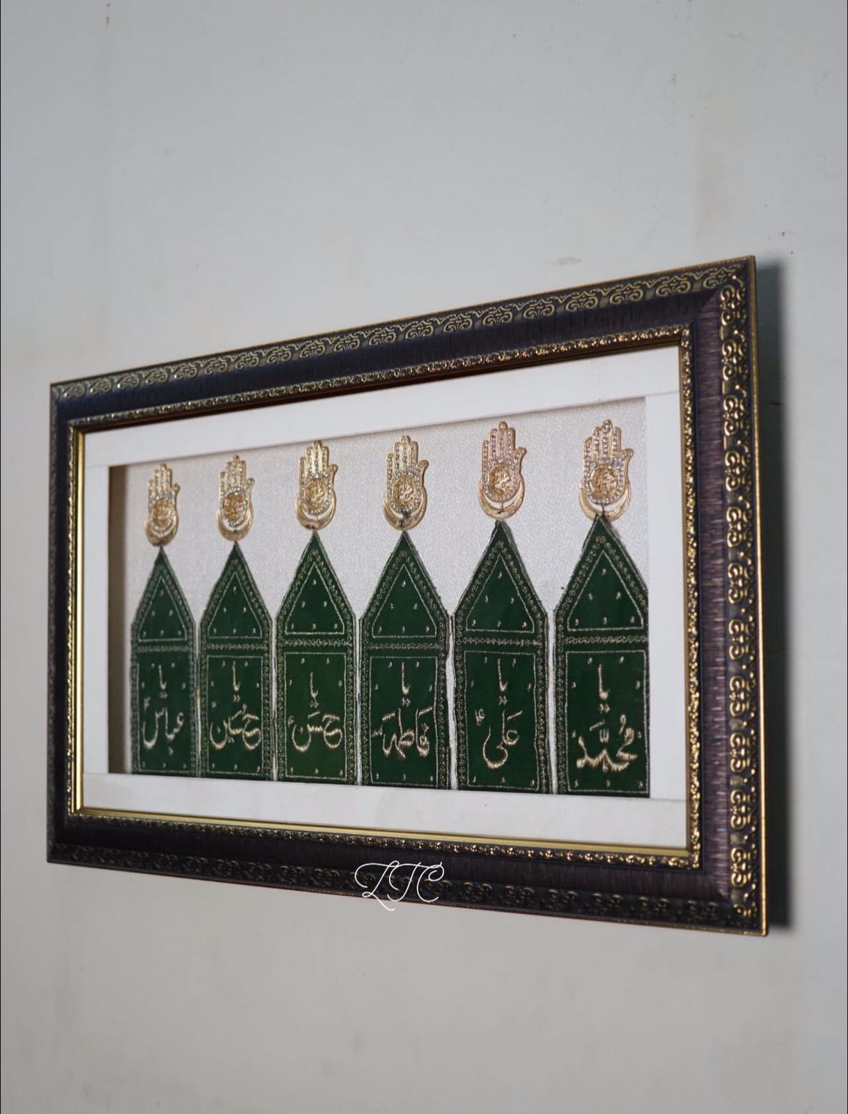 Elegant Wooden Frame of Punjatan (AS)